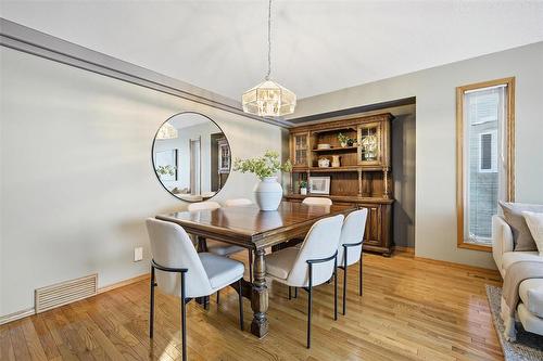 131 Norcross Crescent, Winnipeg, MB - Indoor Photo Showing Dining Room