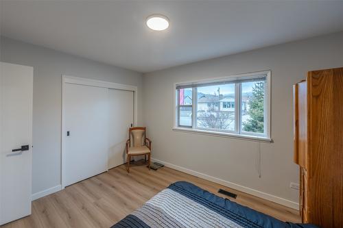 1483 Manitoba Street, Penticton, BC - Indoor Photo Showing Bedroom