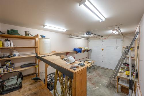 1483 Manitoba Street, Penticton, BC - Indoor Photo Showing Garage