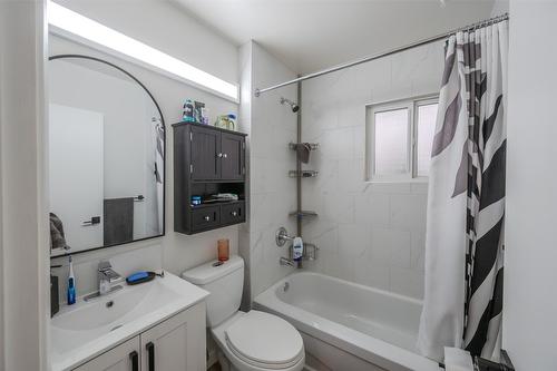 1483 Manitoba Street, Penticton, BC - Indoor Photo Showing Bathroom