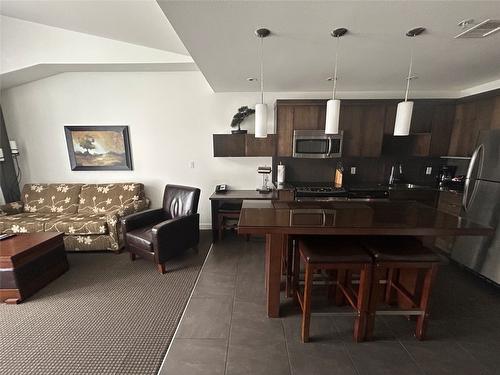 413-400 Stemwinder Drive, Kimberley, BC - Indoor With Fireplace