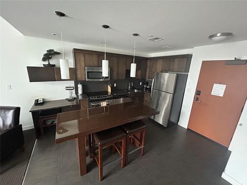 413-400 Stemwinder Drive, Kimberley, BC - Indoor Photo Showing Kitchen With Upgraded Kitchen