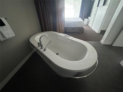 413-400 Stemwinder Drive, Kimberley, BC - Indoor Photo Showing Bathroom