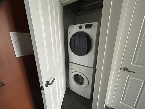 413-400 Stemwinder Drive, Kimberley, BC - Indoor Photo Showing Laundry Room