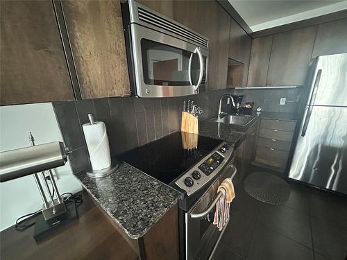 413-400 Stemwinder Drive, Kimberley, BC - Indoor Photo Showing Kitchen