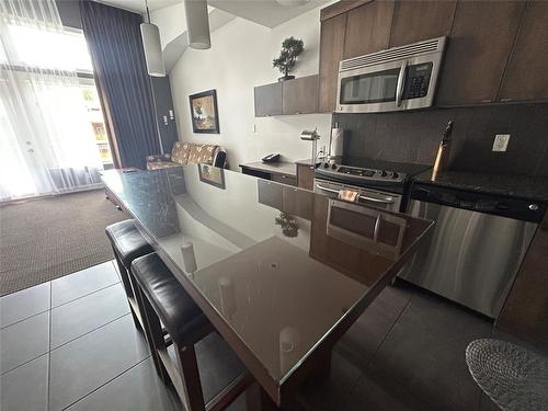 413-400 Stemwinder Drive, Kimberley, BC - Indoor Photo Showing Kitchen With Upgraded Kitchen