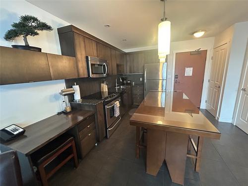 413-400 Stemwinder Drive, Kimberley, BC - Indoor Photo Showing Kitchen With Upgraded Kitchen