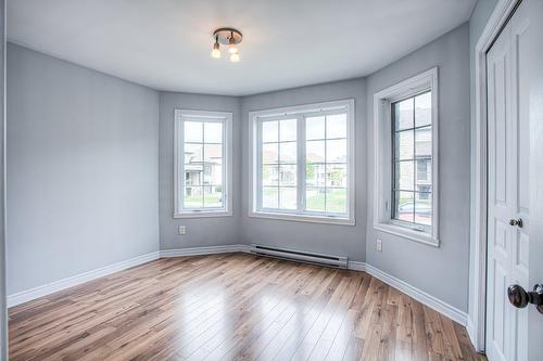 Chambre à coucher - 4658 Rue Esther-Pariseau, Laval (Chomedey), QC - Indoor Photo Showing Other Room