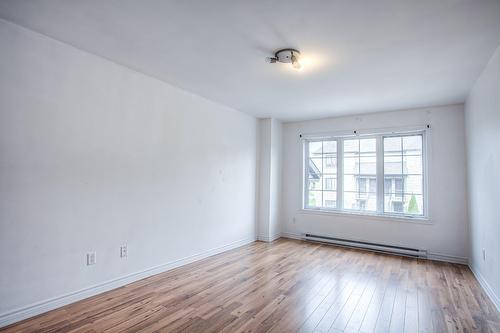 Chambre à coucher - 4658 Rue Esther-Pariseau, Laval (Chomedey), QC - Indoor Photo Showing Other Room