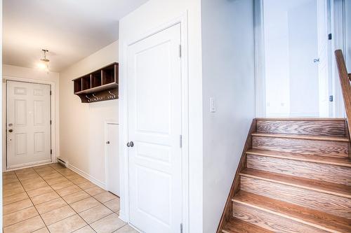 Hall d'entrée/Vestibule - 4658 Rue Esther-Pariseau, Laval (Chomedey), QC - Indoor Photo Showing Other Room