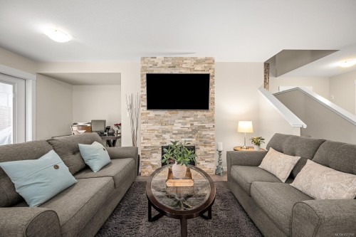 817 Tracker Pl, Comox, BC 