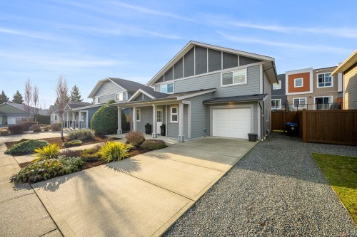 817 Tracker Pl, Comox, BC 