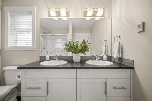 817 Tracker Pl, Comox, BC 