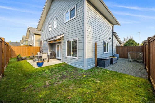 817 Tracker Pl, Comox, BC 