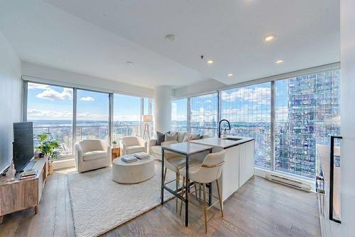 2807-720 Rue St-Jacques  Montréal (Ville-Marie), QC H3C 1A1