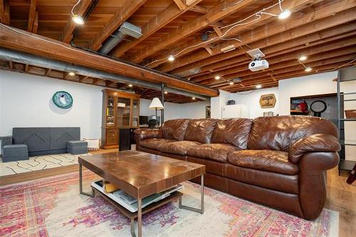 585 Edison Ave, Winnipeg, MB 