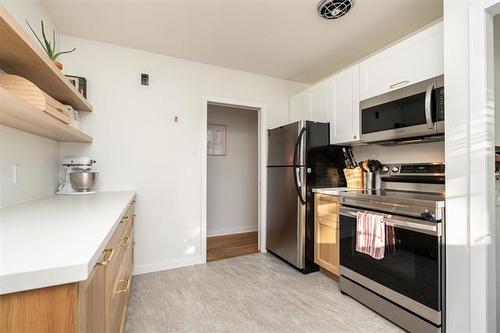 585 Edison Ave, Winnipeg, MB 