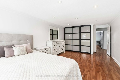 4281 Torino Crescent, Mississauga, ON - Indoor Photo Showing Bedroom