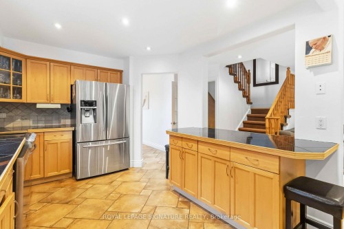 4281 Torino Crescent, Mississauga, ON - Indoor Photo Showing Kitchen