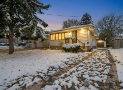 184 Hendon Avenue  Toronto, ON M2M 1A7