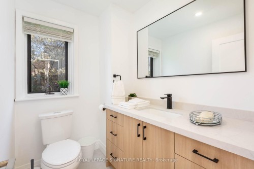 1969 Balsam Avenue, Mississauga, ON - Indoor Photo Showing Bathroom
