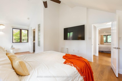 1969 Balsam Avenue, Mississauga, ON - Indoor Photo Showing Bedroom