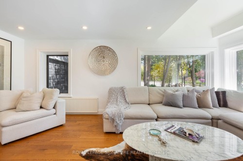 1969 Balsam Avenue, Mississauga, ON - Indoor Photo Showing Living Room