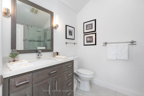 1969 Balsam Avenue, Mississauga, ON - Indoor Photo Showing Bathroom
