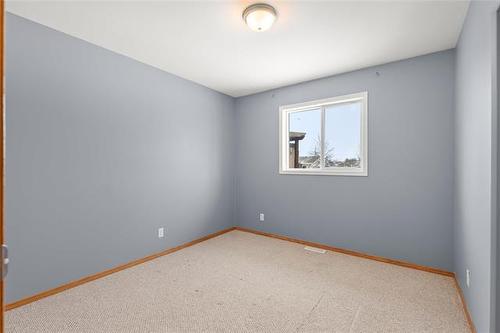 21 Pinehurst Lane, Mitchell, MB 