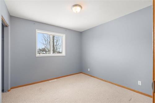 21 Pinehurst Lane, Mitchell, MB 