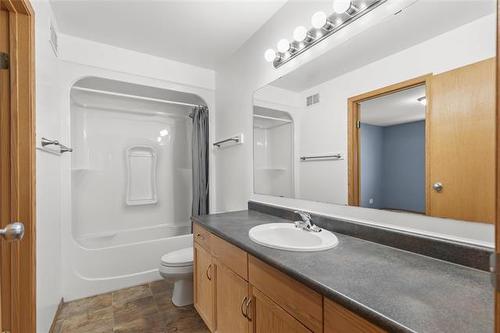 21 Pinehurst Lane, Mitchell, MB 