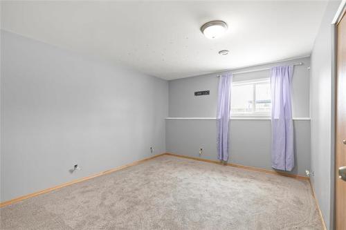 21 Pinehurst Lane, Mitchell, MB 