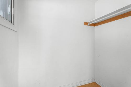 Penderie (Walk-in) - 2223Z Rue De Coleraine, Montréal (Le Sud-Ouest), QC 