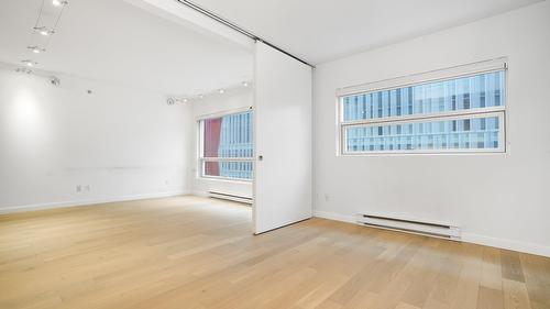 Chambre à coucher - 1111-350 Boul. De Maisonneuve O., Montréal (Ville-Marie), QC - Indoor Photo Showing Other Room