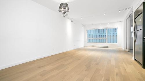 Salon - 1111-350 Boul. De Maisonneuve O., Montréal (Ville-Marie), QC - Indoor Photo Showing Other Room