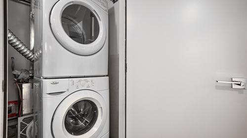 Salle de lavage - 1111-350 Boul. De Maisonneuve O., Montréal (Ville-Marie), QC - Indoor Photo Showing Laundry Room