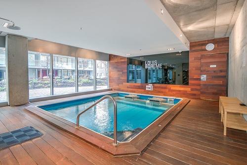 Piscine - 1111-350 Boul. De Maisonneuve O., Montréal (Ville-Marie), QC - Indoor Photo Showing Other Room With In Ground Pool