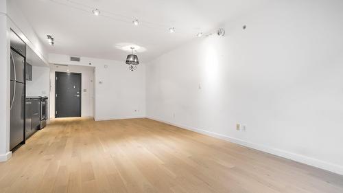 Salon - 1111-350 Boul. De Maisonneuve O., Montréal (Ville-Marie), QC - Indoor Photo Showing Other Room