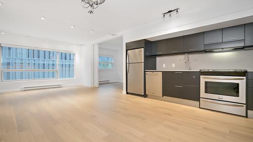 Salon - 1111-350 Boul. De Maisonneuve O., Montréal (Ville-Marie), QC - Indoor Photo Showing Kitchen