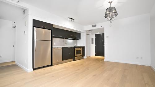 Salle à manger - 1111-350 Boul. De Maisonneuve O., Montréal (Ville-Marie), QC - Indoor Photo Showing Kitchen