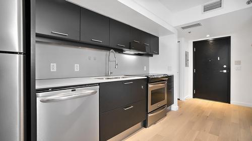 Cuisine - 1111-350 Boul. De Maisonneuve O., Montréal (Ville-Marie), QC - Indoor Photo Showing Kitchen