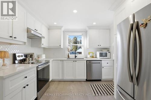 110 Kensington Avenue S, Hamilton, ON - Indoor Photo Showing Kitchen With Stainless Steel Kitchen