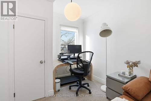 110 Kensington Avenue S, Hamilton, ON - Indoor