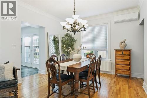 132 Queen Street W, Cambridge, ON - Indoor Photo Showing Dining Room