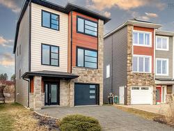 66 Hadley Crescent  Halifax, NS B3N 0E4