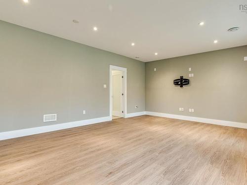 66 Hadley Crescent, Halifax, NS 