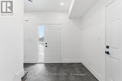 Foyer with access to garage - 