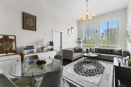 405 13468 KING GEORGE BOULEVARD  Surrey, BC V3T 0B5