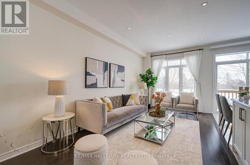 71 Titan Trail, Markham, ON - Indoor Photo Showing Living Room