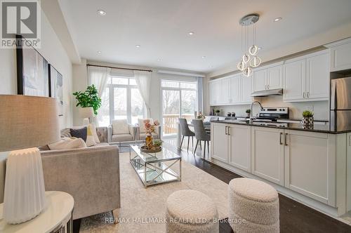 71 Titan Trail, Markham, ON - Indoor